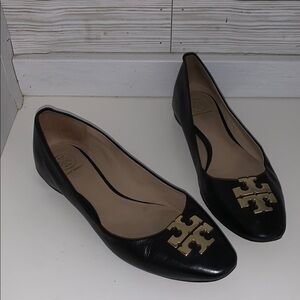 Tory Burch Black and Gold Patent Leather Flats size 8m